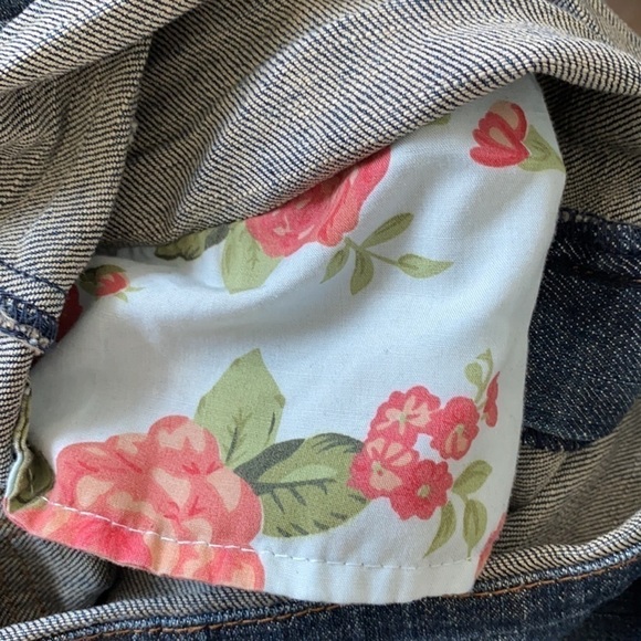 Forever 21 Distressed Denim Booty Shorts | 29 - Picture 5 of 6